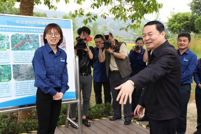 575dc9fb3f0a5586e92406f1e753f46a